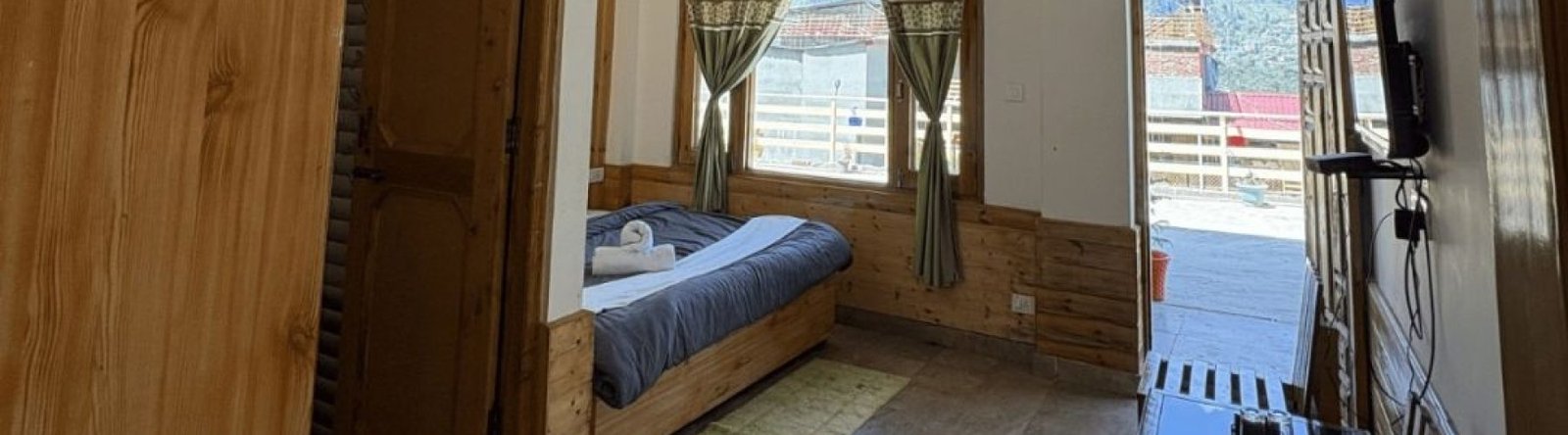 Best Hotels in Manali with Bathtub