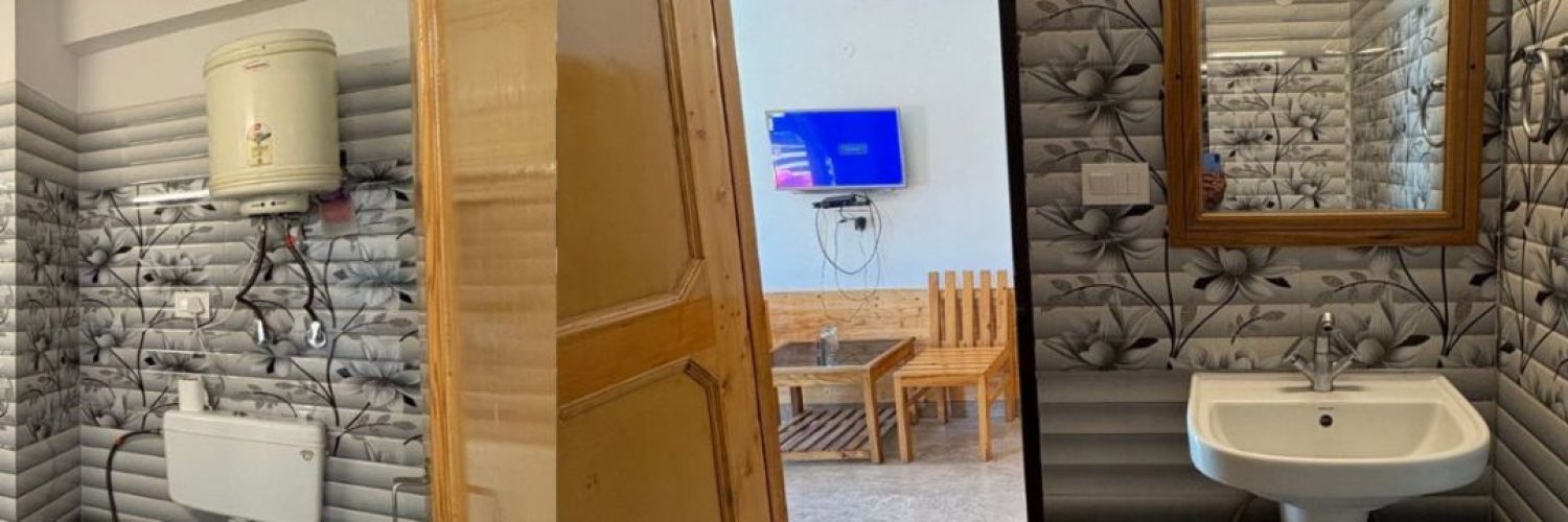 best hotel in manali for honeymoon​